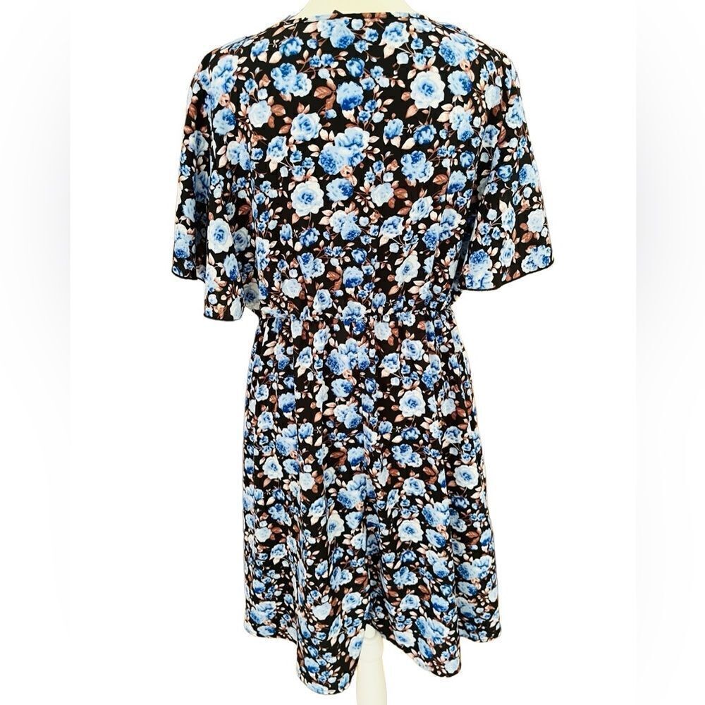 SHEIN Curve faux wrap floral dress with flutter sleeves, size 0X, approx sz 12. - Picture 3 of 7